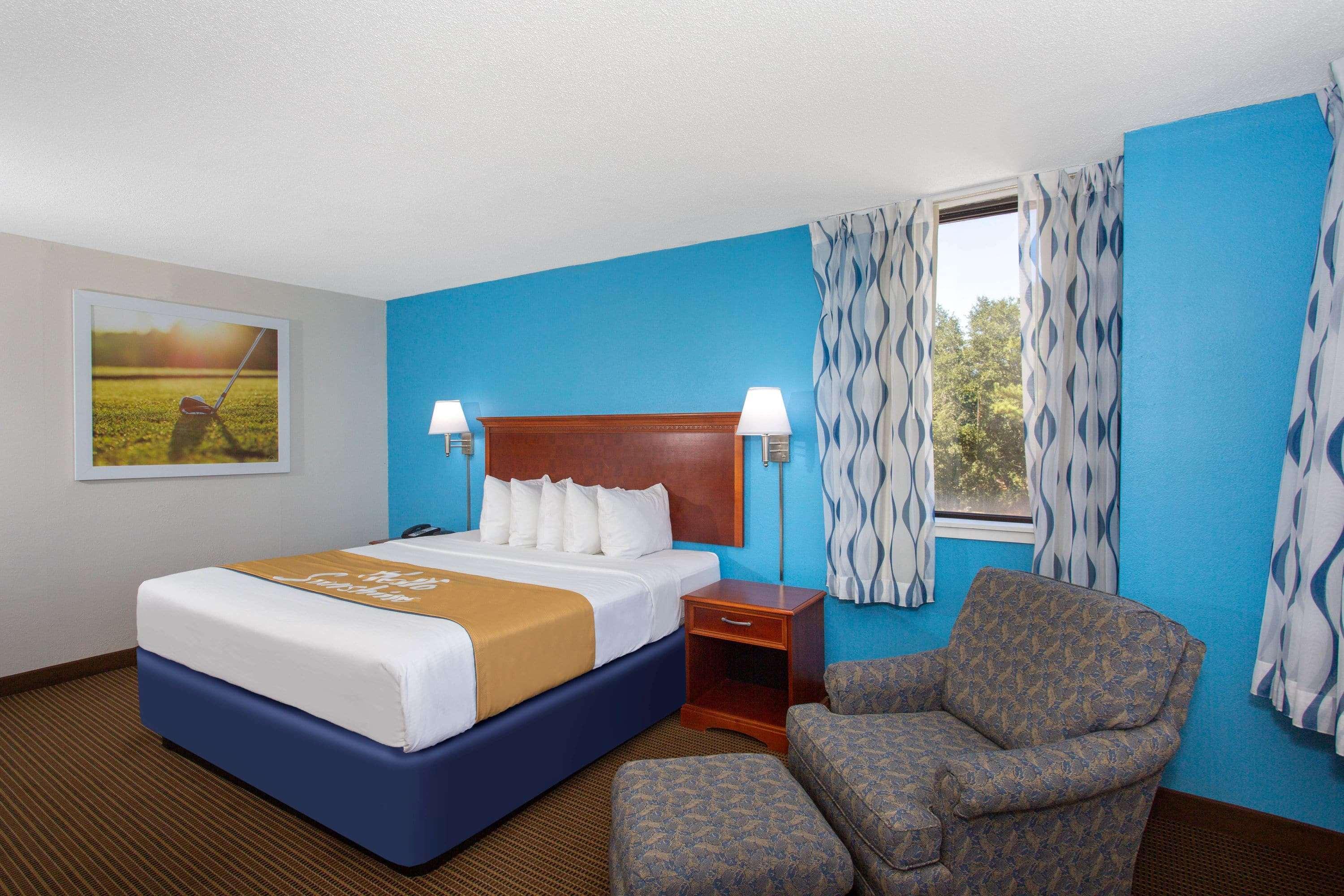 Days Inn & Suites By Wyndham Tallahassee Conf Center I-10 Экстерьер фото