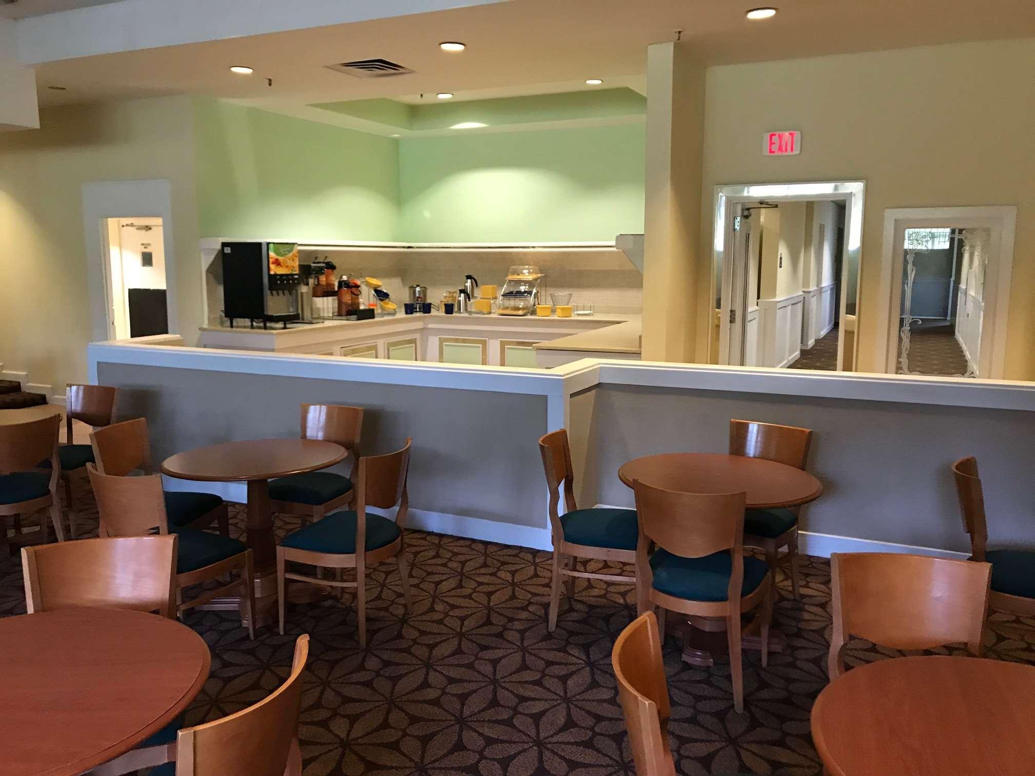 Days Inn & Suites By Wyndham Tallahassee Conf Center I-10 Экстерьер фото