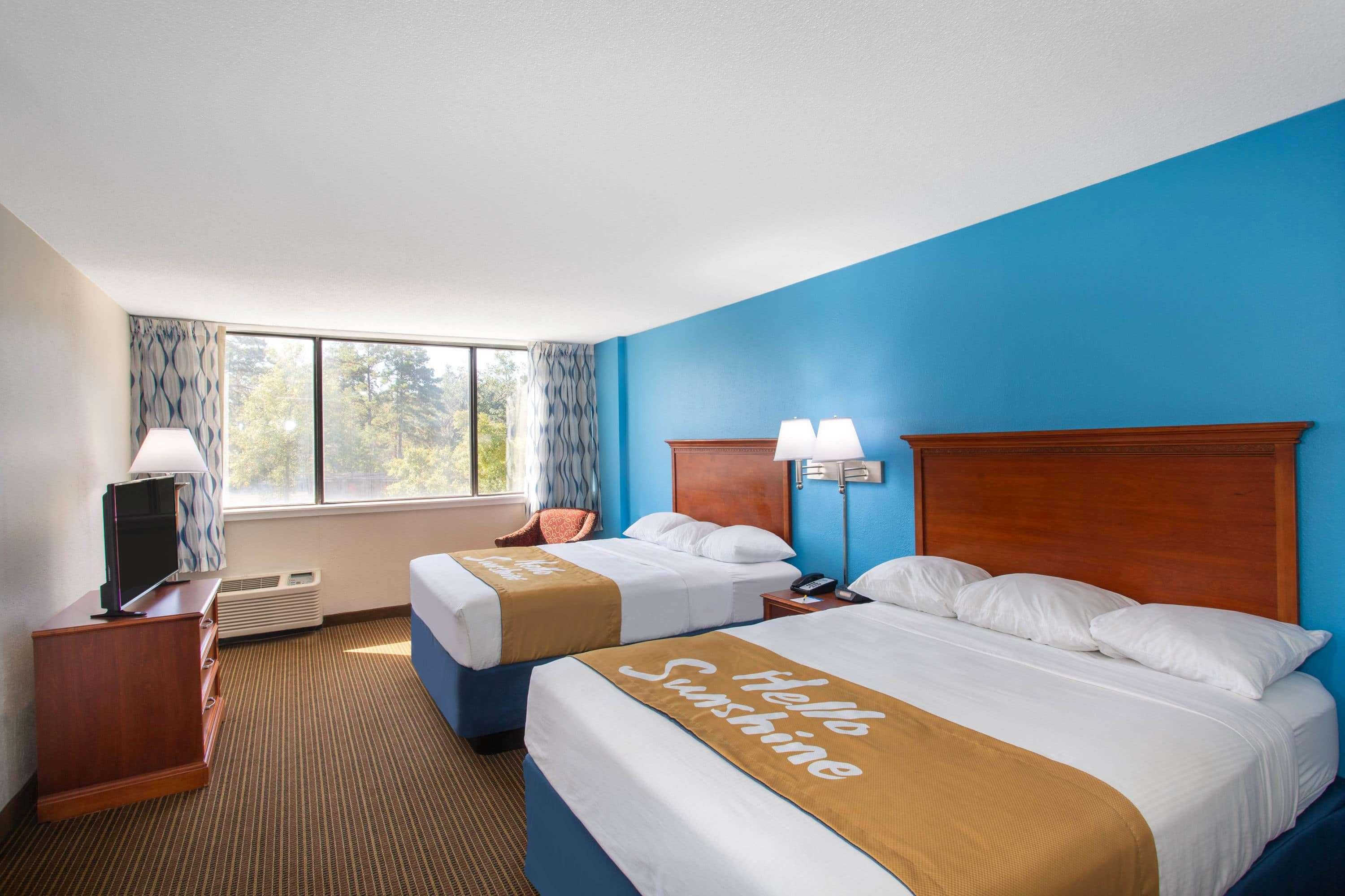 Days Inn & Suites By Wyndham Tallahassee Conf Center I-10 Экстерьер фото