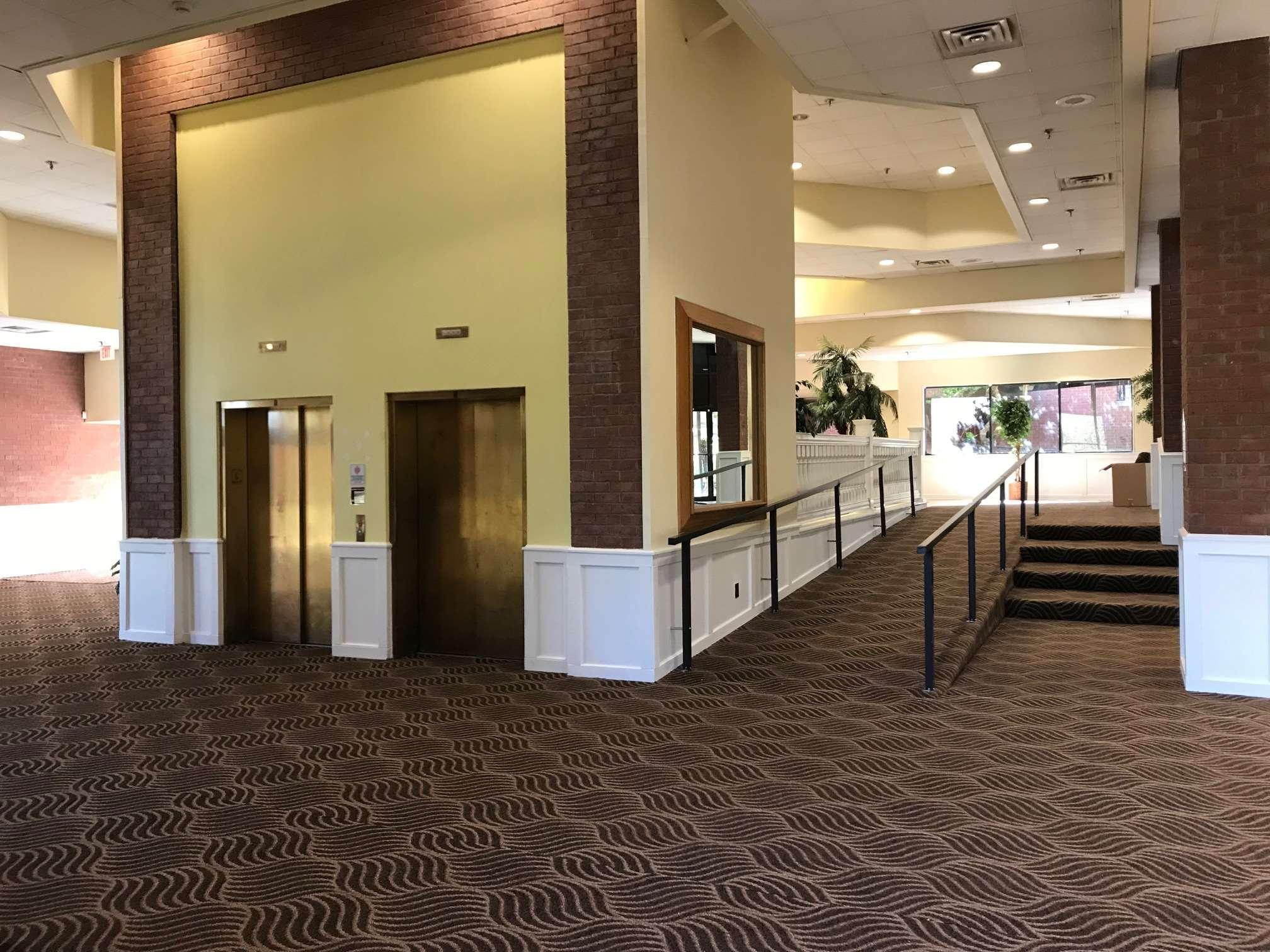 Days Inn & Suites By Wyndham Tallahassee Conf Center I-10 Экстерьер фото