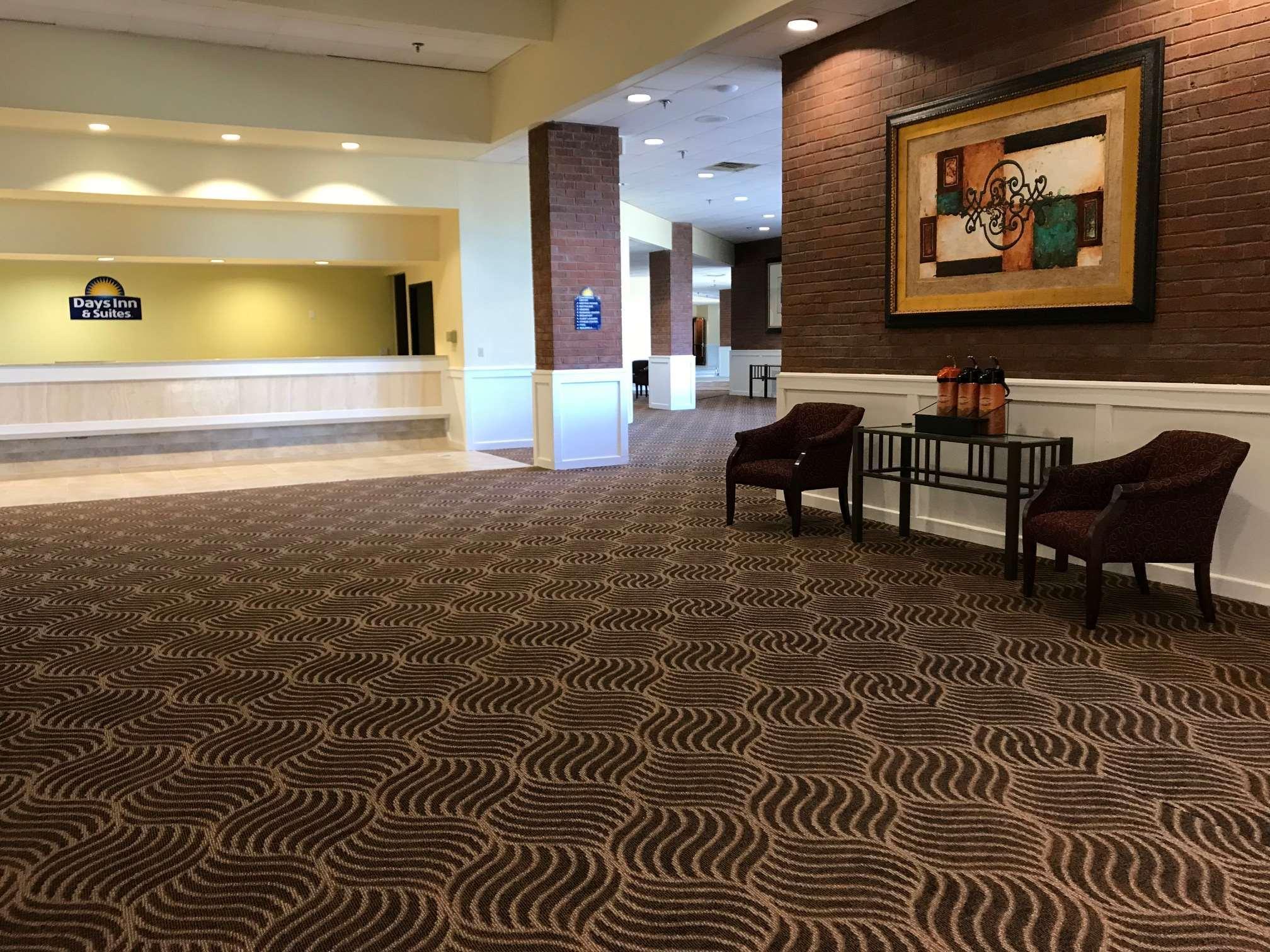 Days Inn & Suites By Wyndham Tallahassee Conf Center I-10 Экстерьер фото