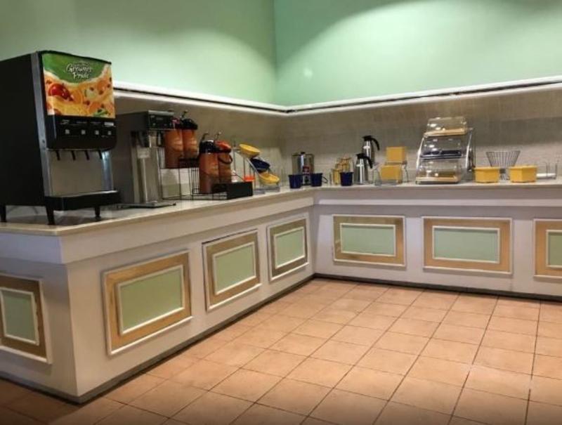 Days Inn & Suites By Wyndham Tallahassee Conf Center I-10 Экстерьер фото