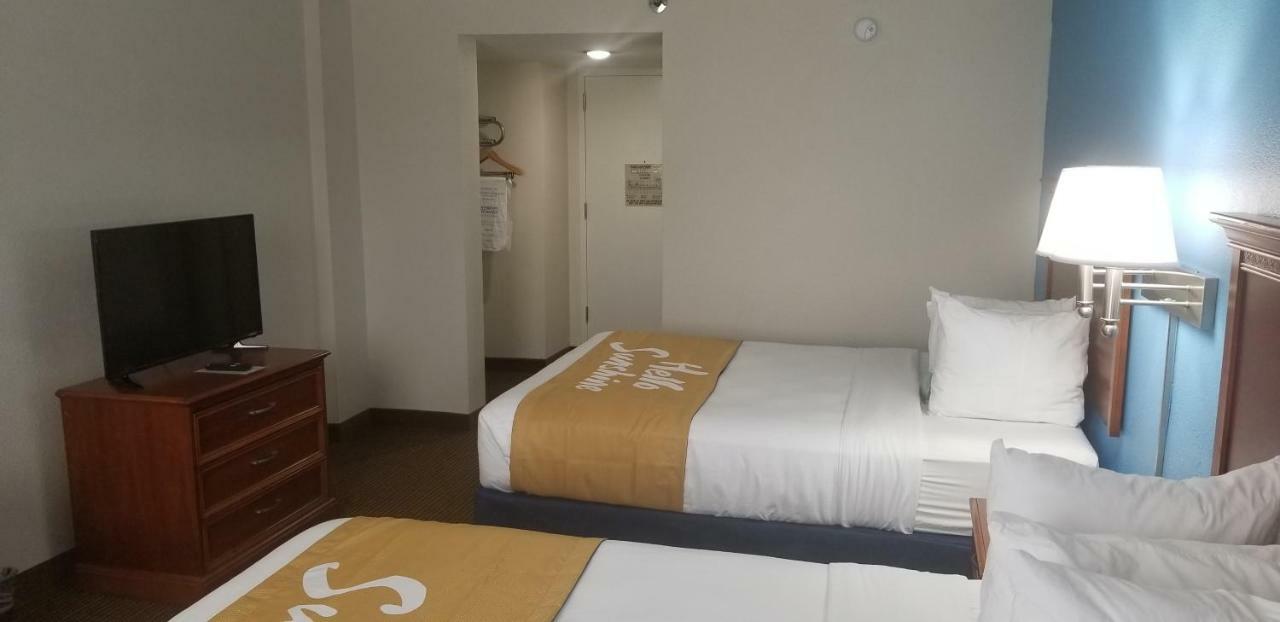 Days Inn & Suites By Wyndham Tallahassee Conf Center I-10 Экстерьер фото