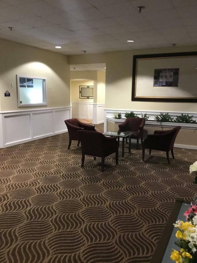 Days Inn & Suites By Wyndham Tallahassee Conf Center I-10 Экстерьер фото