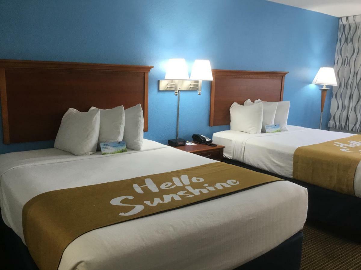 Days Inn & Suites By Wyndham Tallahassee Conf Center I-10 Экстерьер фото